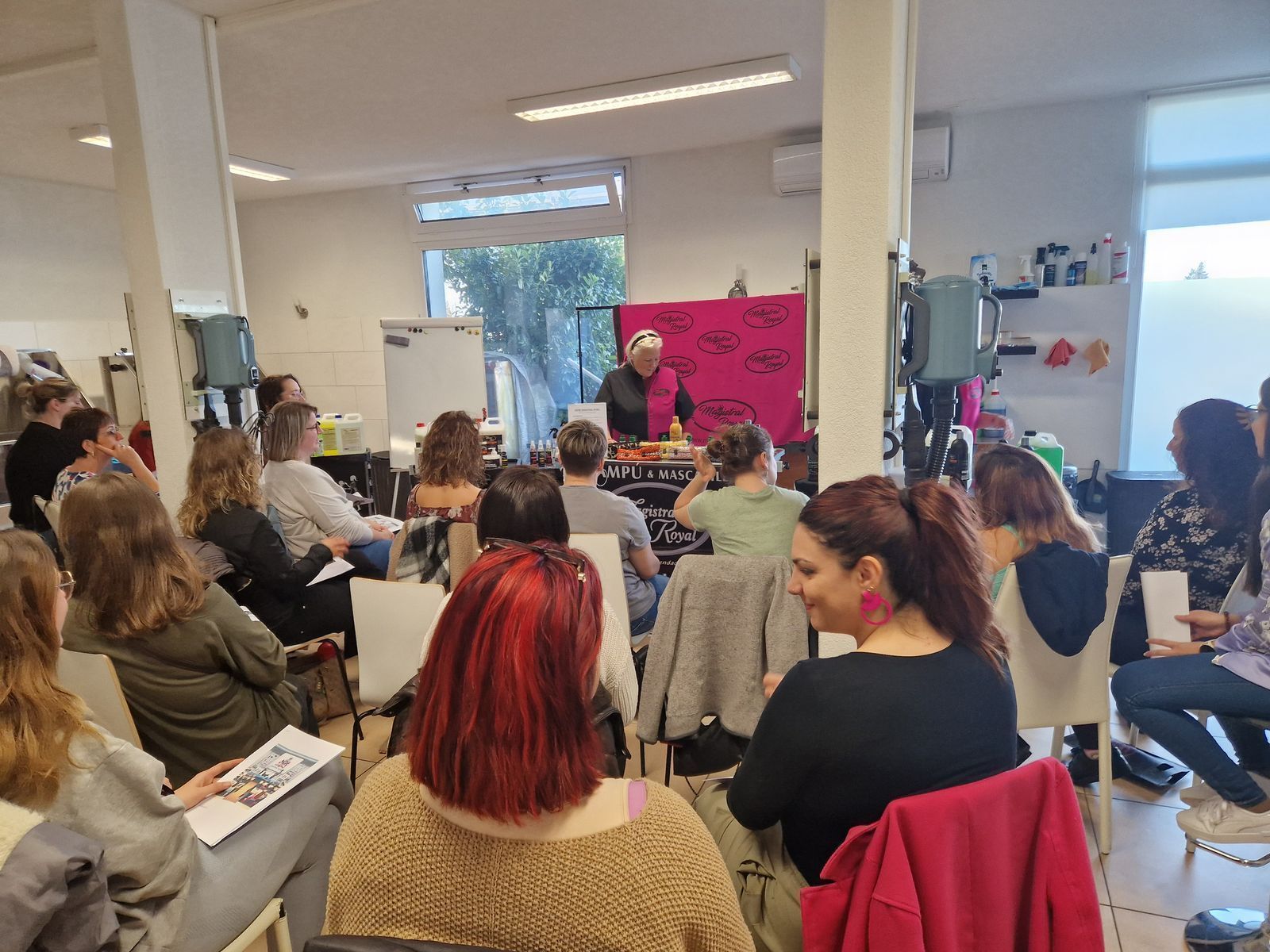 Participants en formation au centre NEWDOG